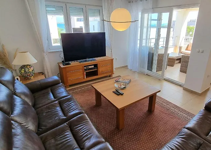 Le Mare - Pool, Sandstrand * Привлака