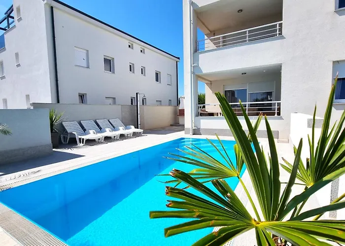 Апартаменты Le Mare - Pool, Sandstrand Привлака