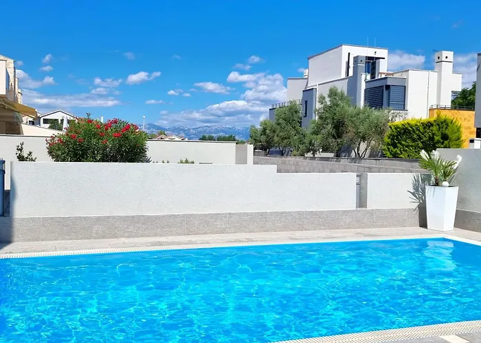 Апартаменты Le Mare - Pool, Sandstrand Привлака