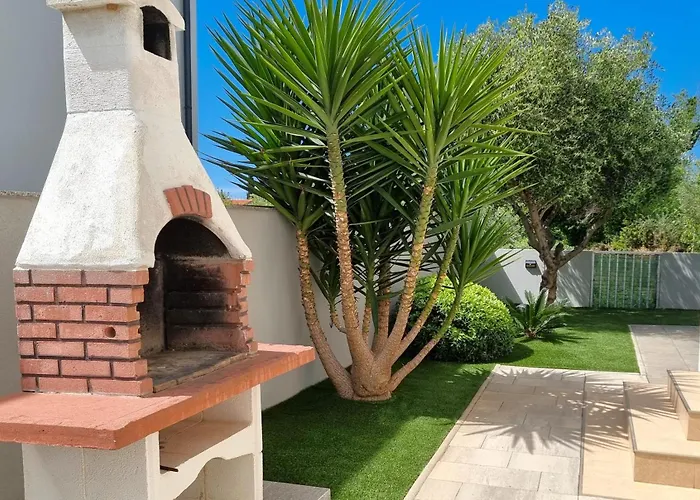 Le Mare - Pool, Sandstrand Привлака