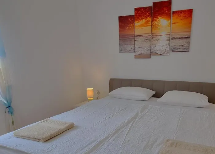 Апартаменты Le Mare - Pool, Sandstrand Привлака