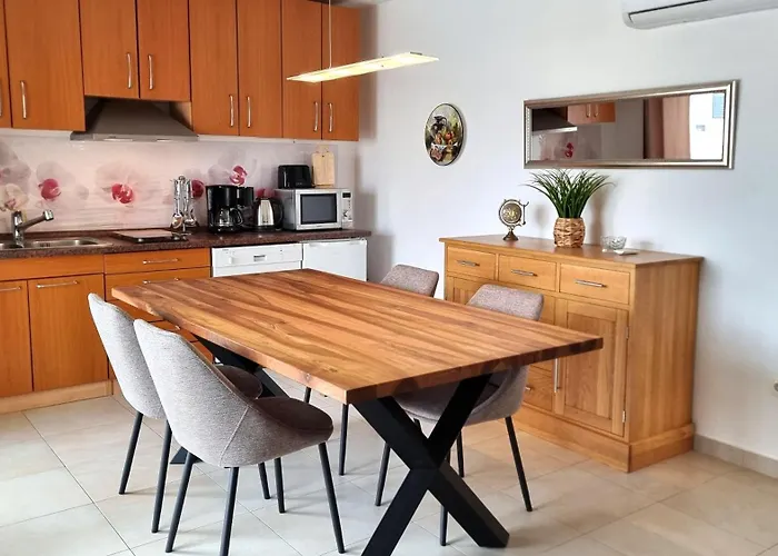 Le Mare - Pool, Sandstrand *