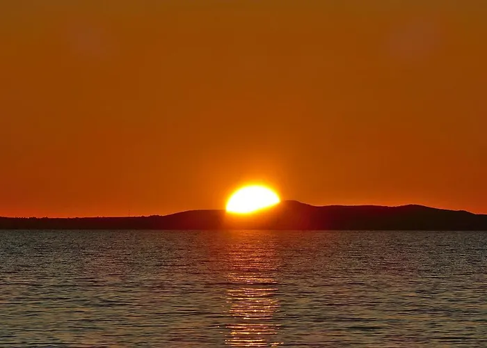 Le Mare - Pool, Sandstrand *